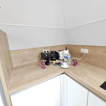 Homey 2br Flat With Parking Apartment *