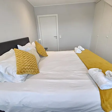 Homey 2br Flat With Parking Apartment *